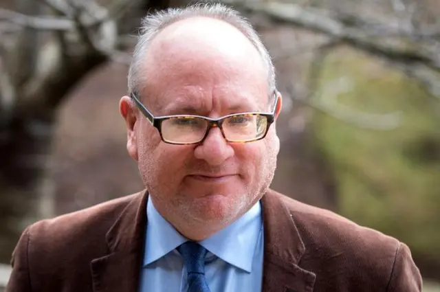 प्रोफ़ेसर माइकल सी किममेज