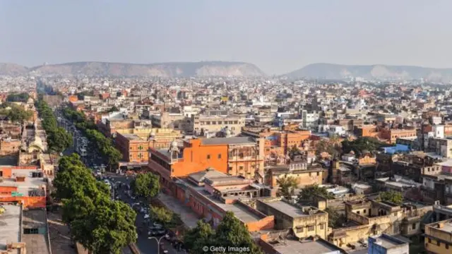 Tại thành phố Jaipur, Ấn Độ, nhiệt độ mùa hè lên tới 40C và cao hơn.