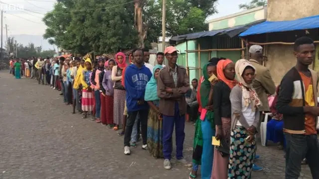 Namoota sagalee kennuuf hiriiranii jiran