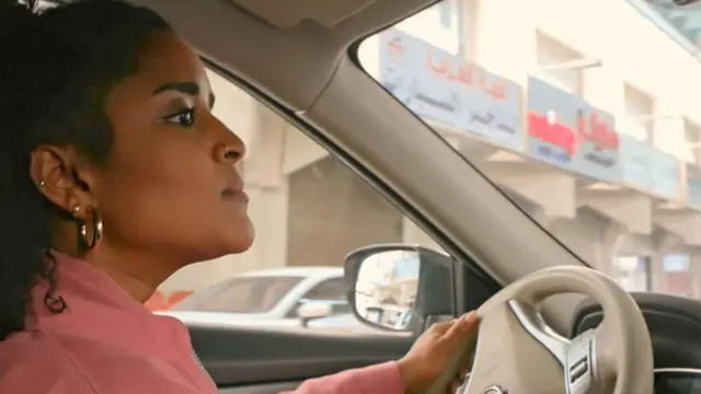 Artıq qadınlar sürücülük vəsiqəsi almaqda azaddırlar