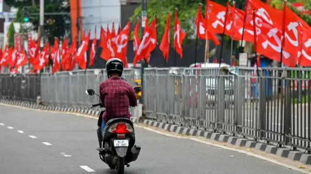 1977થી 2011 સુધીનો સમય પશ્ચિમ બંગાળમાં ડાબેરીઓ માટે સુવર્ણકાળનો રહ્યો