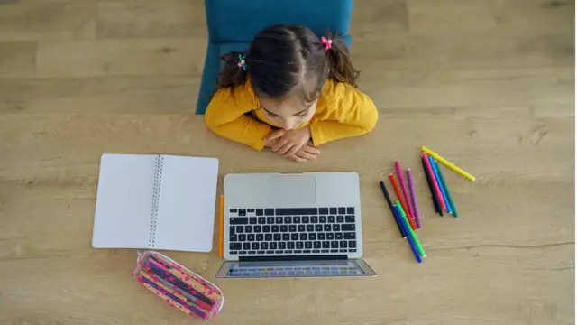 শিশু পড়াশুনা