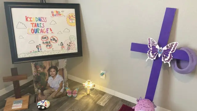 'La amabilidad requiere coraje', se lee en el premiado cartel anti-bullying de Alithia