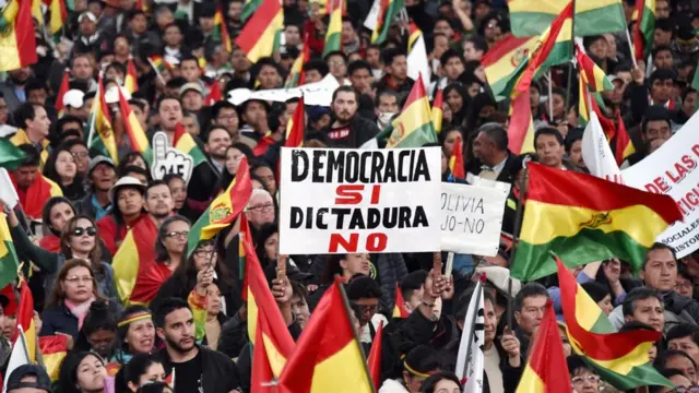 протест против моралеса