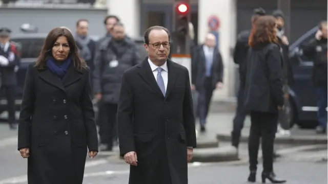 هولاند يشارك في إحياء ذكرى الهجمات