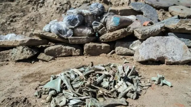 Ikiwa unataka kutofautisha mabaki yako kati ya wengine, unaweza kuipaka rangi kwa shaba