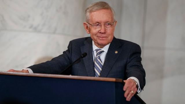 Harry Reid, lãnh đạo Đảng Dân chủ ở Thượng viện, cáo buộc FBI che giấu thông tin