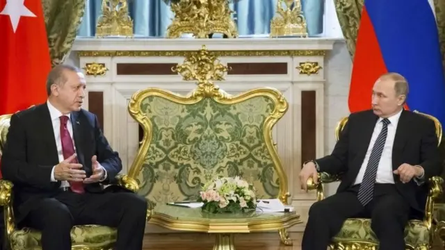 Erdoğan ve Putin, Moskova'da bulunan Kremlin Sarayı'nda bir araya geldi.