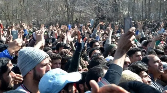 ذاکر موسی کی موت پر مظاہرہ جاری