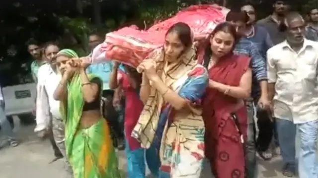 మీనా అక్కచెల్లెళ్లు