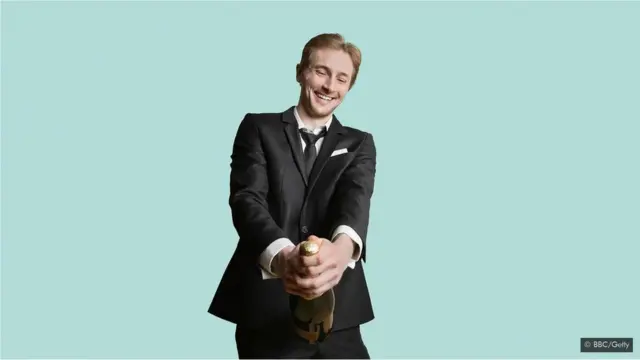 L'eau est la solution la plus saine, mais le thé, le café et même certaines boissons alcoolisées sont également hydratants.