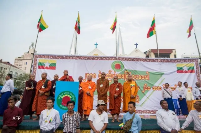 အခုရက်ပိုင်း ဟောပြောပွဲ တွေမှာ ဝေဖန်မှု တွေပို အရှိန်မြင့်လာပါတယ်။