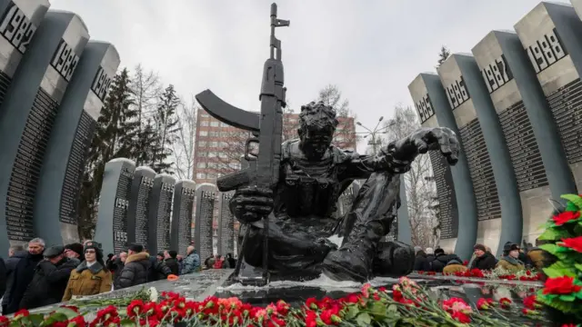 памятник в Екатеринбурге