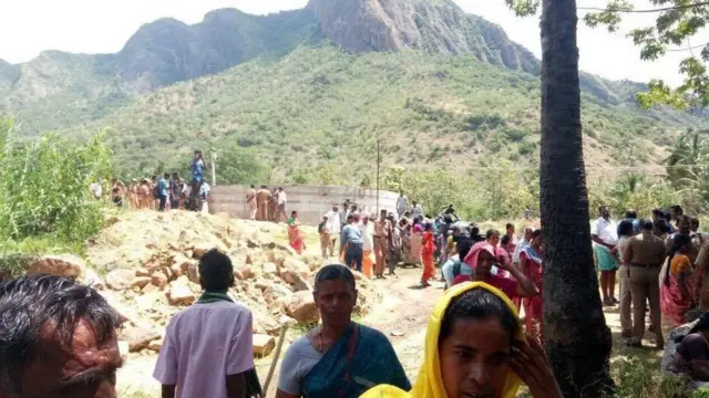 ஓ. பன்னீர் செல்வம் அவர்களின் நிலத்திலுள்ள கிணறு