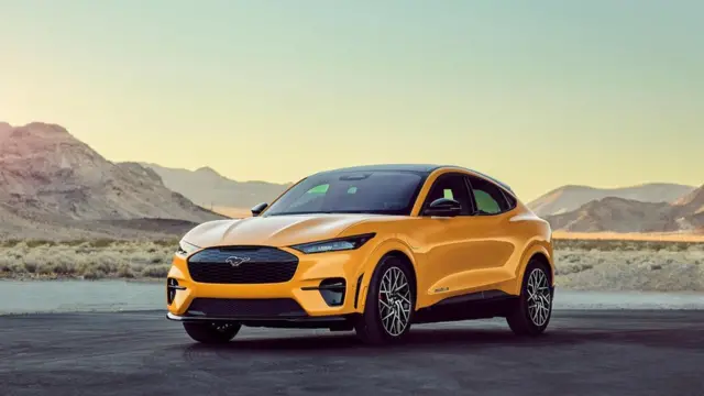 فورد موستانگ ماخ ئی با شکست لندروور و جنسیس بهترین شاسی‌بلند سال شد