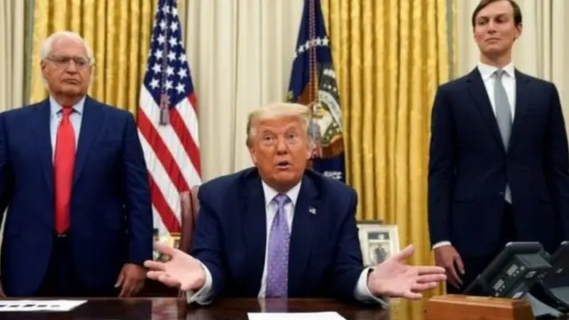 डोनाल्ड ट्रंप