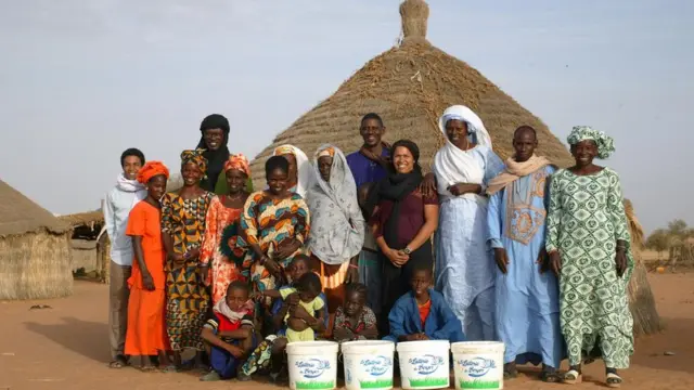 La laiterie compte aujourd'hui plus de 200 emplois directs, et près de 1 000 éleveurs fournisseurs
