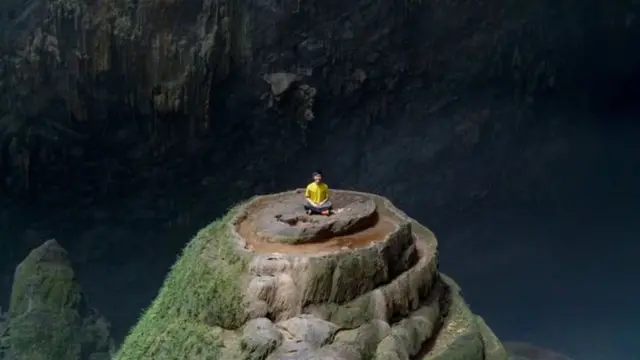 Dominic Chiu在崖上