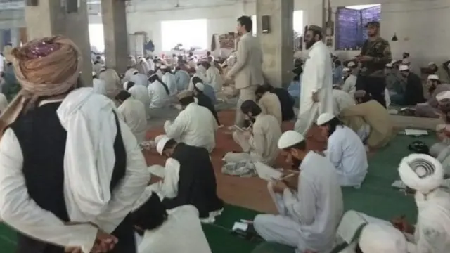 શૈક્ષણિક પરંપરા ઉપરાંત, ઉગ્રવાદ અને ધાર્મિક-રાજકીય આંદોલનોને પ્રોત્સાહિત કરવામાં આ મદરેસાની મહત્ત્વની ભૂમિકા છે