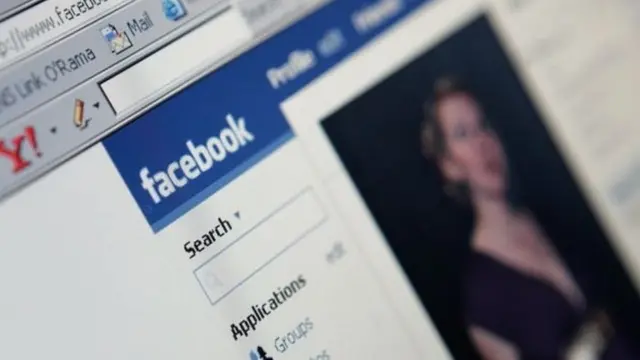 सोशल मीडिया, फेसबुक