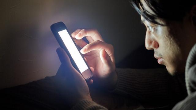 手机光线影响睡眠