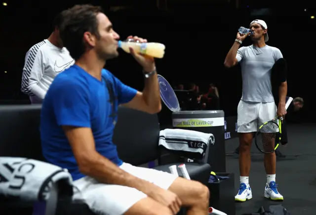 Federer y Nadal entrenando