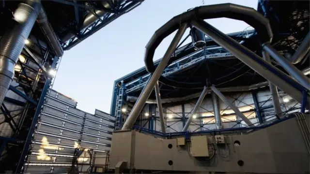 تلسكوب VLT