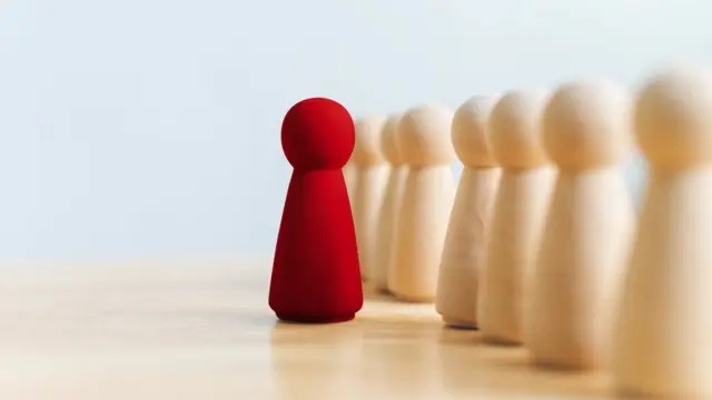 अधिकतर लोग अपनी पूरी ज़िंदगी ख़ुद को 'अलग महसूस' करते हैं लेकिन वह जान नहीं पाते कि ऐसा क्यों है