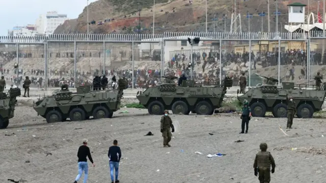 Des chars à la frontière