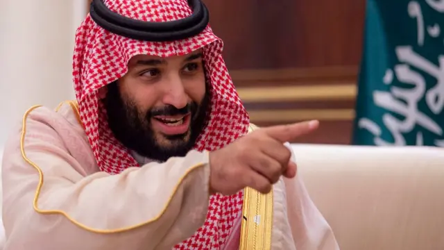 محمد بن سلمان، ولیعهد عربستان گفته است کشورش به ازای هر بشکه نفتی که از سوی ایران کاهش یافته، دو بشکه نفت جایگزین کرده است