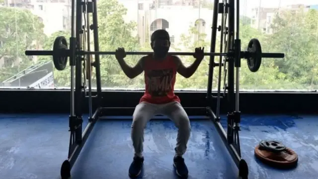 ਜਦੋਂ ਲੋਕ ਵਜ਼ਨ ਚੁੱਕਣ ਵਰਗੀਆਂ ਕਸਰਤਾਂ ਕਰਦੇ ਹਨ ਤਾਂ ਮਾਸਪੇਸ਼ੀਆਂ ਵਿੱਚ ਤਣਾਅ ਹੋ ਜਾਂਦਾ ਹੈ