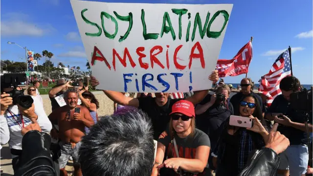 Marcha contra la inmigración irregular en Laguna Beach