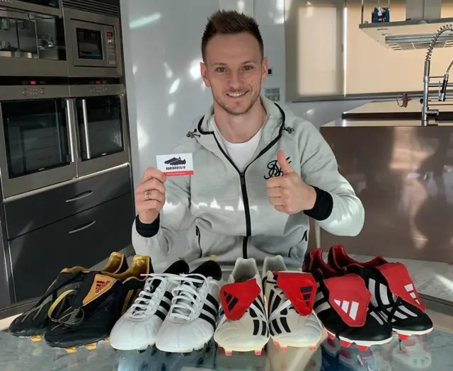Ivan Rakitic avec des bottines