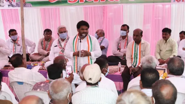 ગઢડામાં ચૂંટણીસભા સંબોધતાં હાર્દિક પટેલ