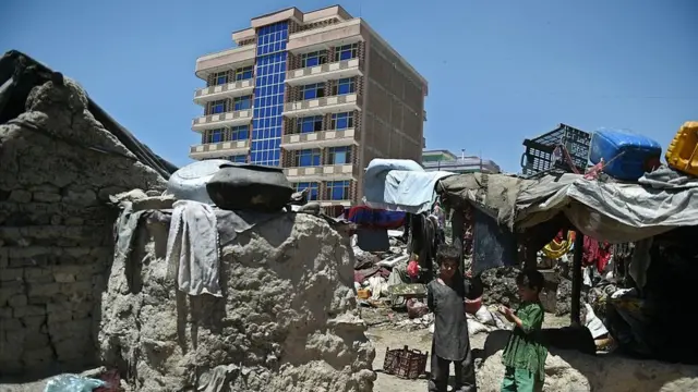 په کور د ننه بې ځایه شوي