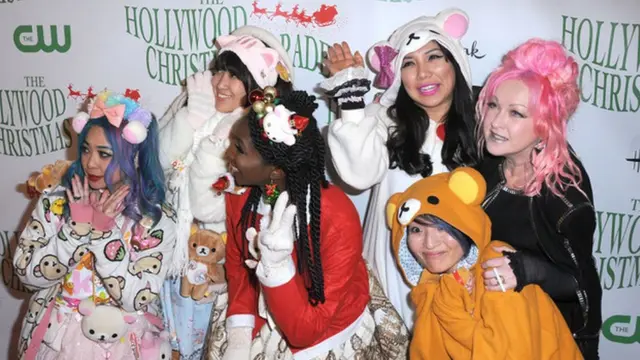 ในทางกฎหมายก็มีข้อยกเว้น ในกรณีหากเป็นการใช้ผลงานลิขสิทธิ์ของคนอื่นในฐานะที่เป็นแฟนคลับสามารถทำได้ภายใต้หลัก "แฟร์ยูส" (fair use)