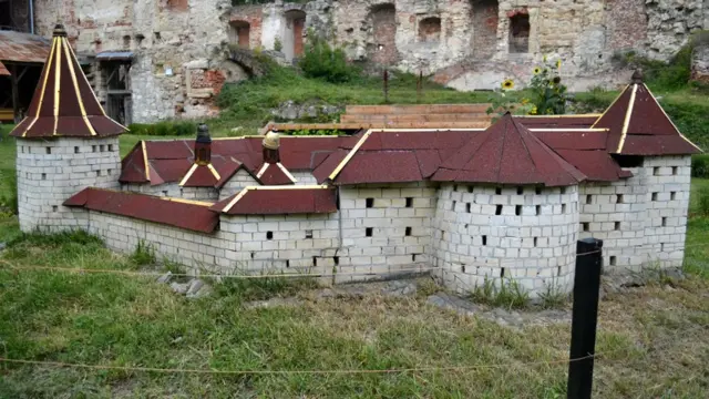 Макет Бережанского замка
