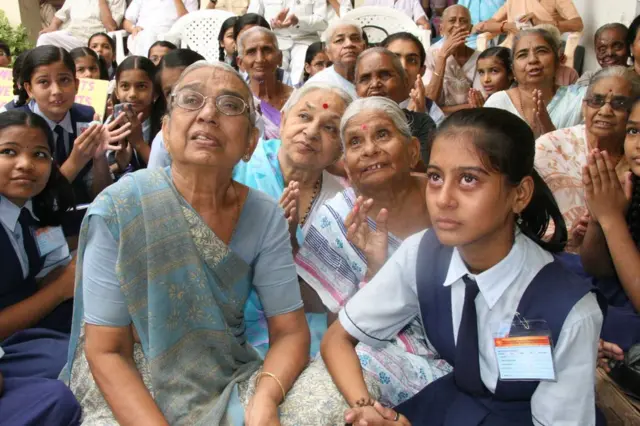 દાદી અને પૌત્રીની હૃદયદ્રાવક તસવીર