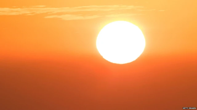 नारंगी आसमान