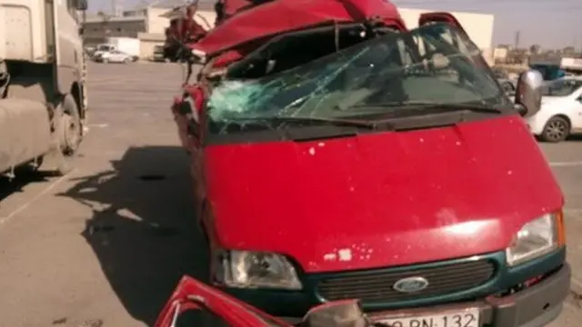 qəzaya uğramış maşın