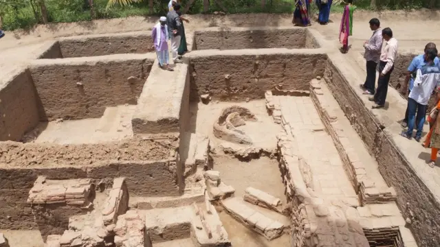 கீழடி அகழாய்வு