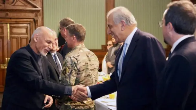 خلیلزاد او اشرف غني