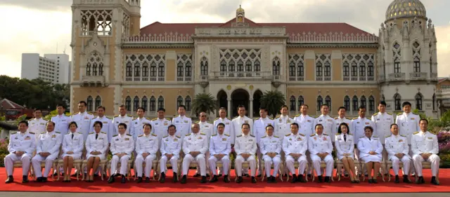 ครม.อภิสิทธิ์