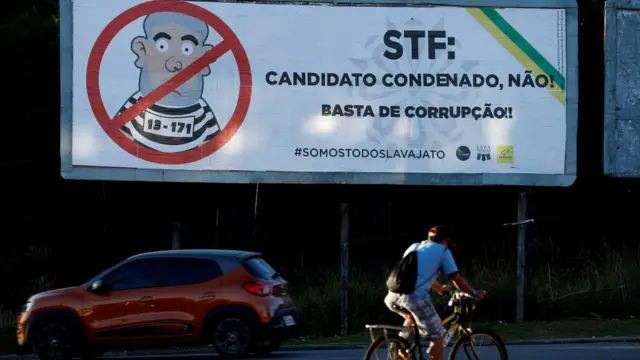 Outdoorproximos jogos fifa bet365Curitiba com os dizeres: "STF: candidato condenado, não! Bastaproximos jogos fifa bet365Corrupção!! #SomosTodosLavaJato"