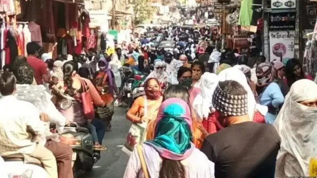 निर्बंध