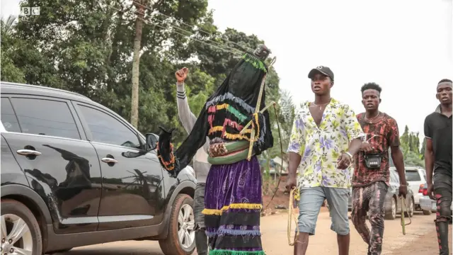 Ndị mmemme Ikeji n'Arọndịzuọgụ.