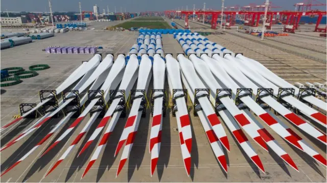 蘇州港等待運往「一帶一路」沿線國家的風電設備，綠色經濟被認為是中國力圖推動的下階段主體。