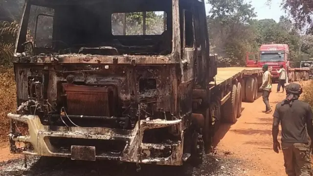 Malori hayo yalichomwa moto na madereva wake kutekwa nyara