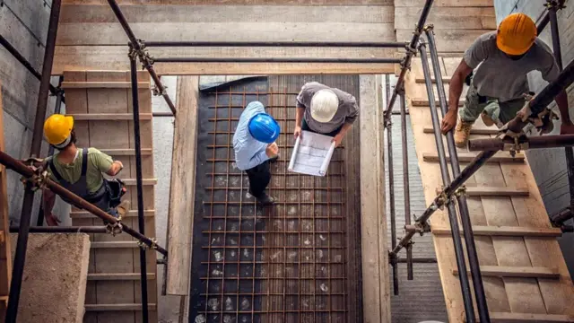 В Австралии работает программа "Приятели по стройке" - в отрасли очень высокий уровень самоубийств