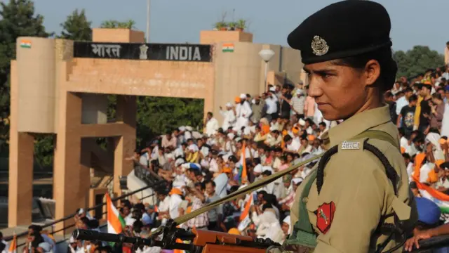 महिला लष्करी अधिकारी